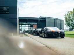 with-80-cars-delivered-2022-will-be-remembered-as-a-record-breaking-year-for-bugatti-207988_1