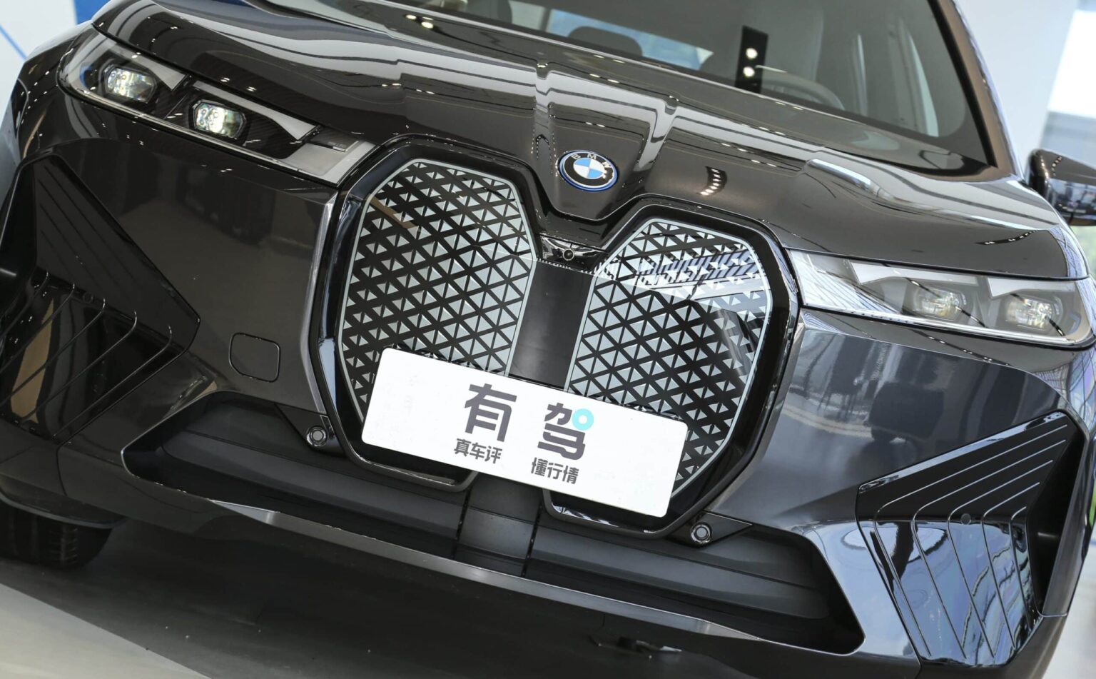 BMW je najavio povlačenje velikog broja elektromobila u Kini