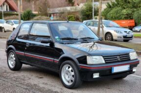 peugeot-205-gti-1992-noir-avd-mk-bd
