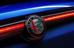 alfa-romeo-tonale-2022-bleu-logo-coffre-mk-bd