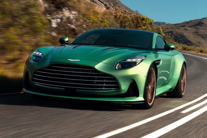 Aston Martin DB12 debitovao