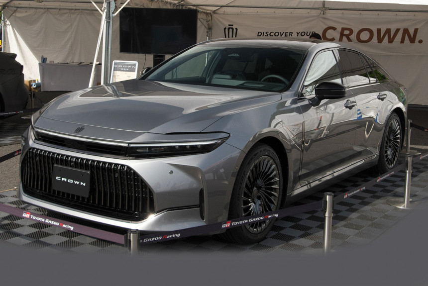 Nov sedan Toyota Crown debitovao u predserijskom izdanju