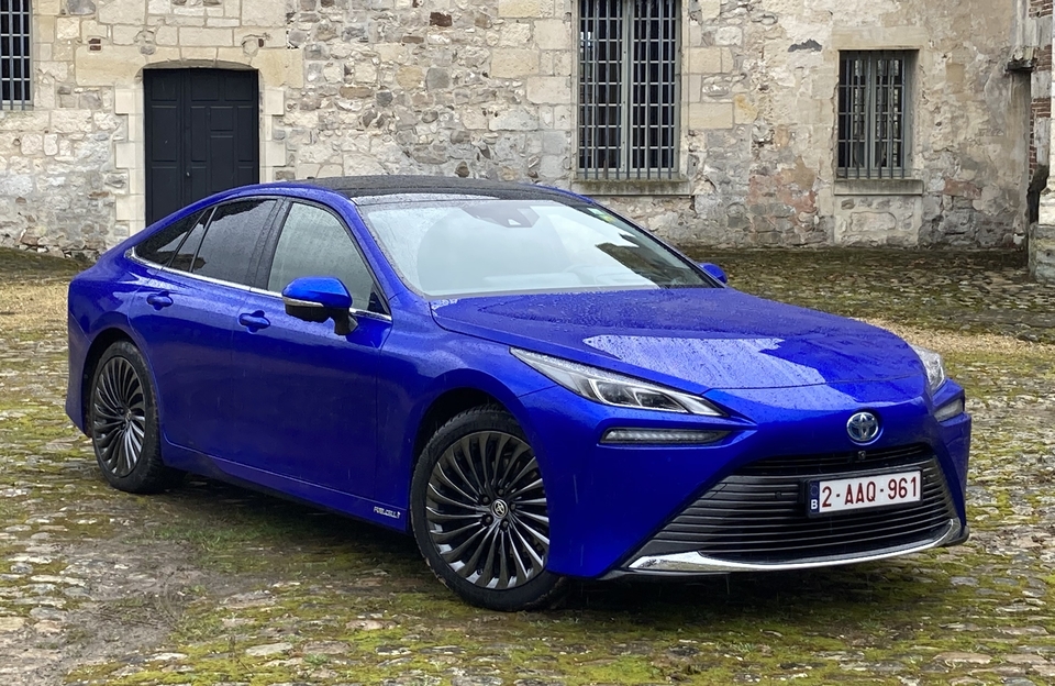Toyota obećava priuštivi vodonični automobil