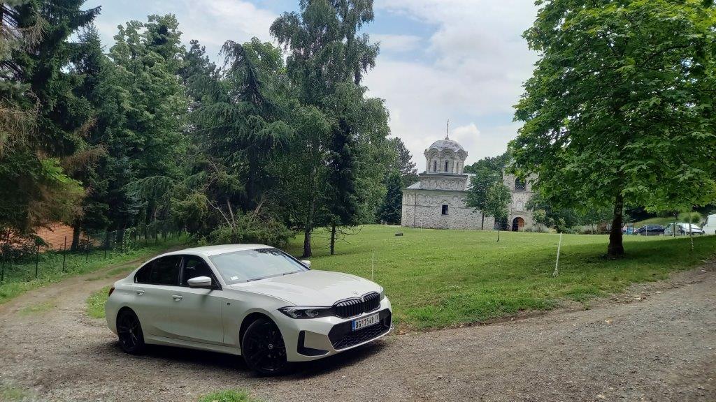AR test: BMW 318i