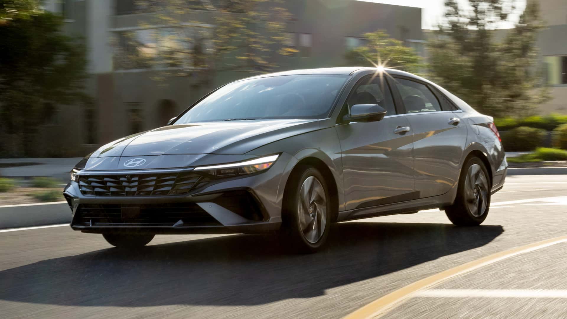 Debitovao restilizovani Hyundai Elantra