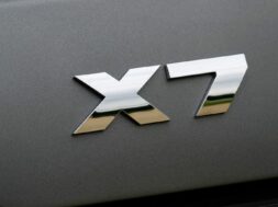 BMW-X7-Frozen-Pure-Grey-63-1536×1024