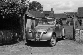 01-citroen-2cv-1948-gris-avg-mk-bd