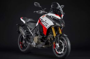 2024-ducati-multistrada-v4-rs—studio—front-right-angle-view