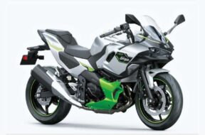 2024-kawasaki-ninja-7-hybrid—studio—front-right-angle-view
