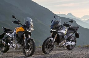 2024-moto-guzzi-stelvio—parked