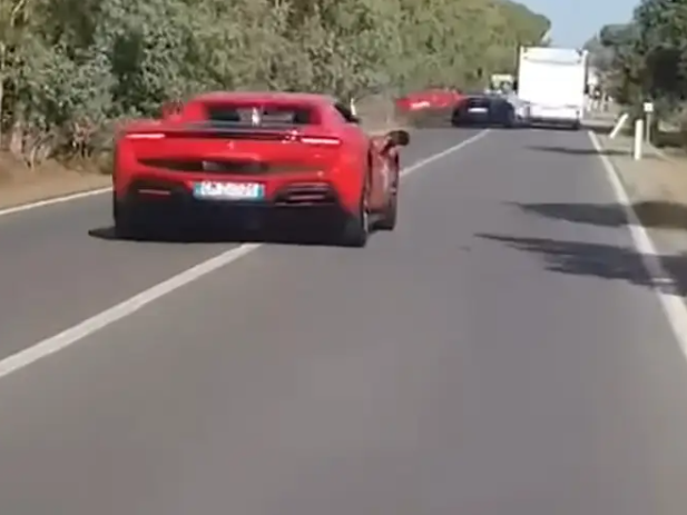 Dvoje mrtvih posle sudara Ferrarija, Lamborghinija i kampera