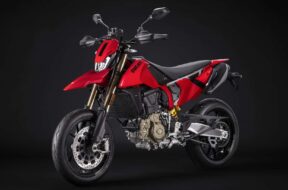 2024-ducati-hypermotard-698-mono—studio—front-left-angle-view