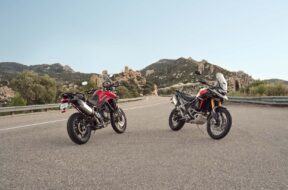 2024-triumph-tiger-900-family—parked-3