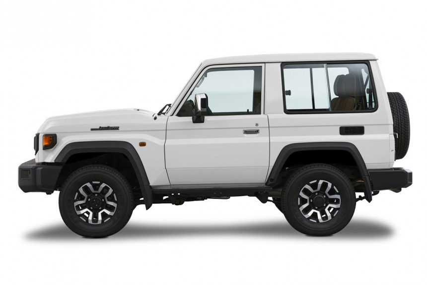 Pre par dana modernizovana Toyota Land Cruiser 70