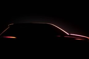 S8-premieres-images-de-la-renault-5-e-tech-de-serie-2024-781554