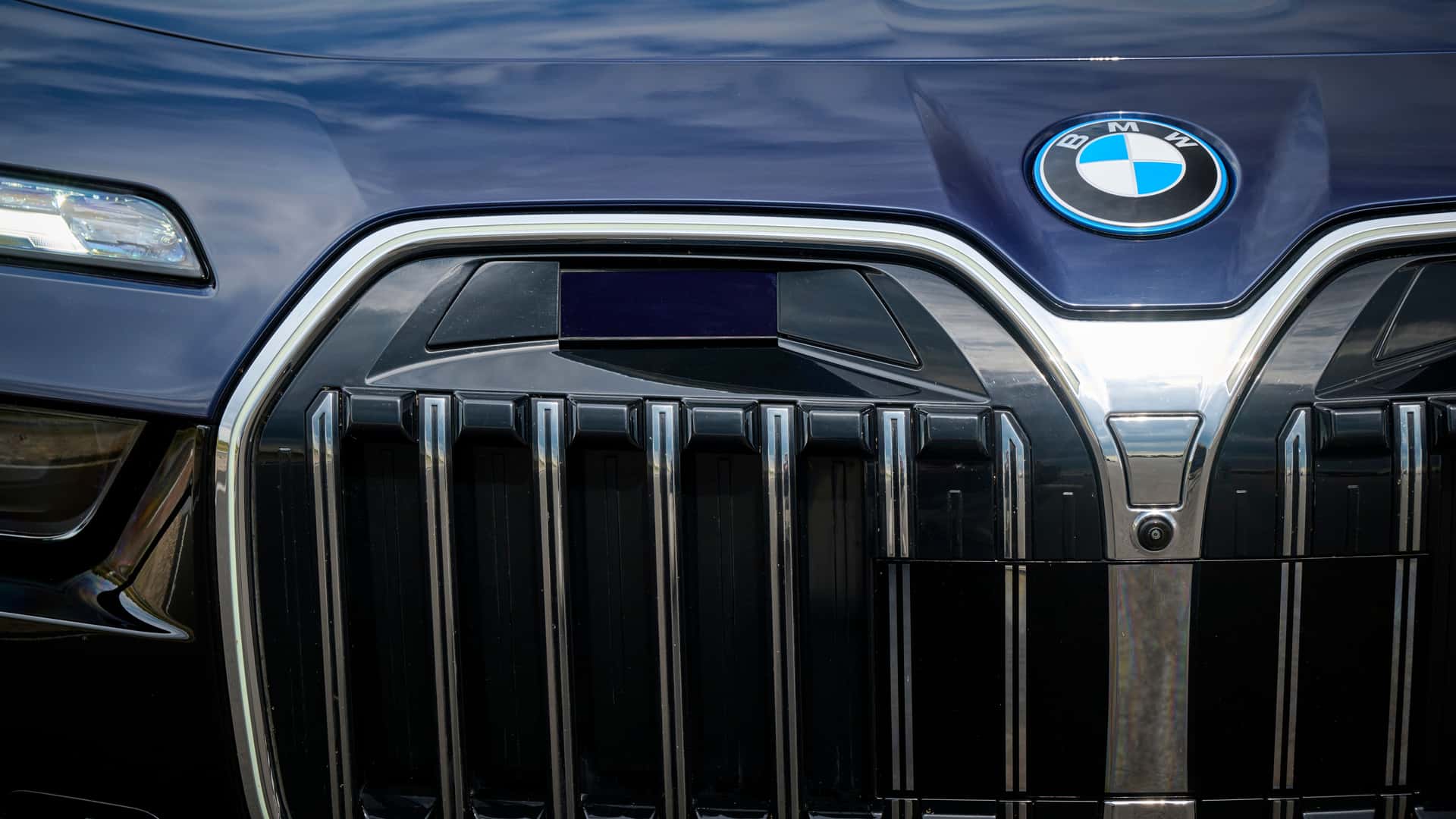 Maska hladnjaka na BMW-ovoj Seriji 7 kao Rusija