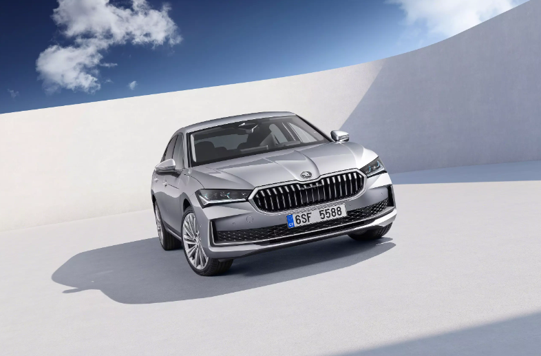 Škoda Superb dobija verziju RS po prvi put u istoriji
