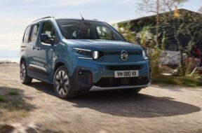 S8-citroen-le-e-berlingo-soigne-son-style-782692