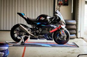 2023-BMW-M-1000-RR-37-1535×1024