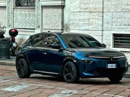 lancia-ypsilon-2024-bleu-avd2-spyshot-mk-bd