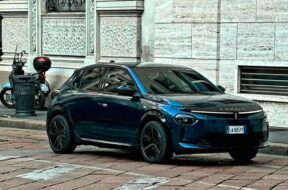 lancia-ypsilon-2024-bleu-avd2-spyshot-mk-bd