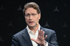 9ca97c70-9c34-4360-aa19-c383253f1dad_w960_r1.778_fpx41.54_fpy44.98