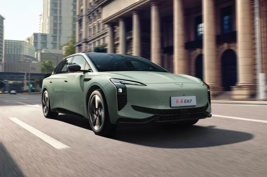 Kineska „Crvena Zastava“ kreće s prodajom nove premijum limuzine Hongqija EH7-a