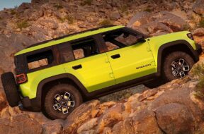 2024-jeep-recon-side-view