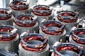 913a5a07ba3015dd3a9baad22890a174f85ca18b7d6391d0ec38f72900fda0db