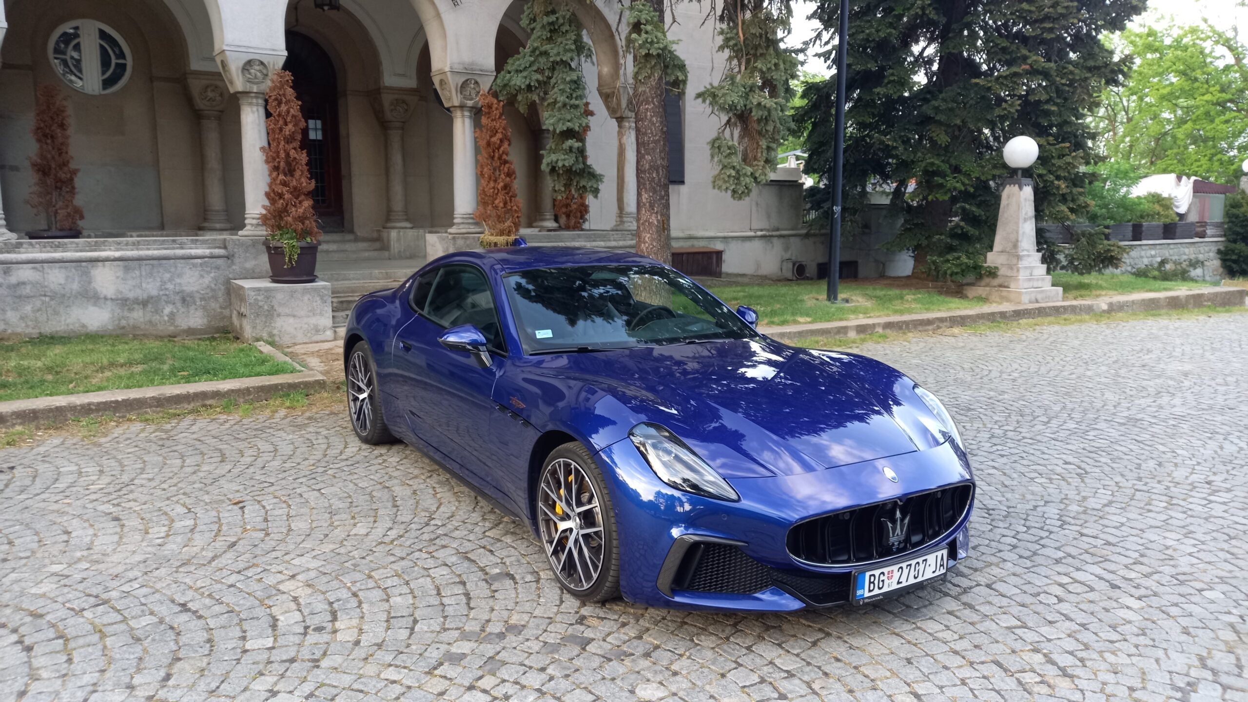 AR test: Maserati GranTurismo Trofeo