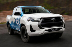 2024-toyota-hilux-fcev-prototype-dpl-dynamic-001