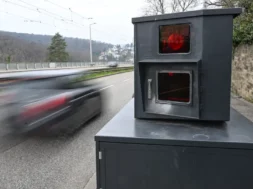 ccbbd1a4-b857-4fe4-b7ff-0724f1264fda_w960_r1.778_fpx51.73_fpy50