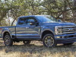 ford-f-350-limited-crew-cab-1