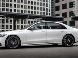 2024-mercedes-amg-s63-e-performance-exterior-side-profile