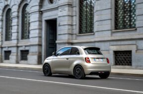 Fiat500eGiorgioArmaniCollectorsedition-2