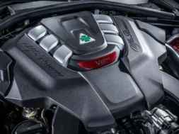 alfa-romeo-giulia-quadrifoglio