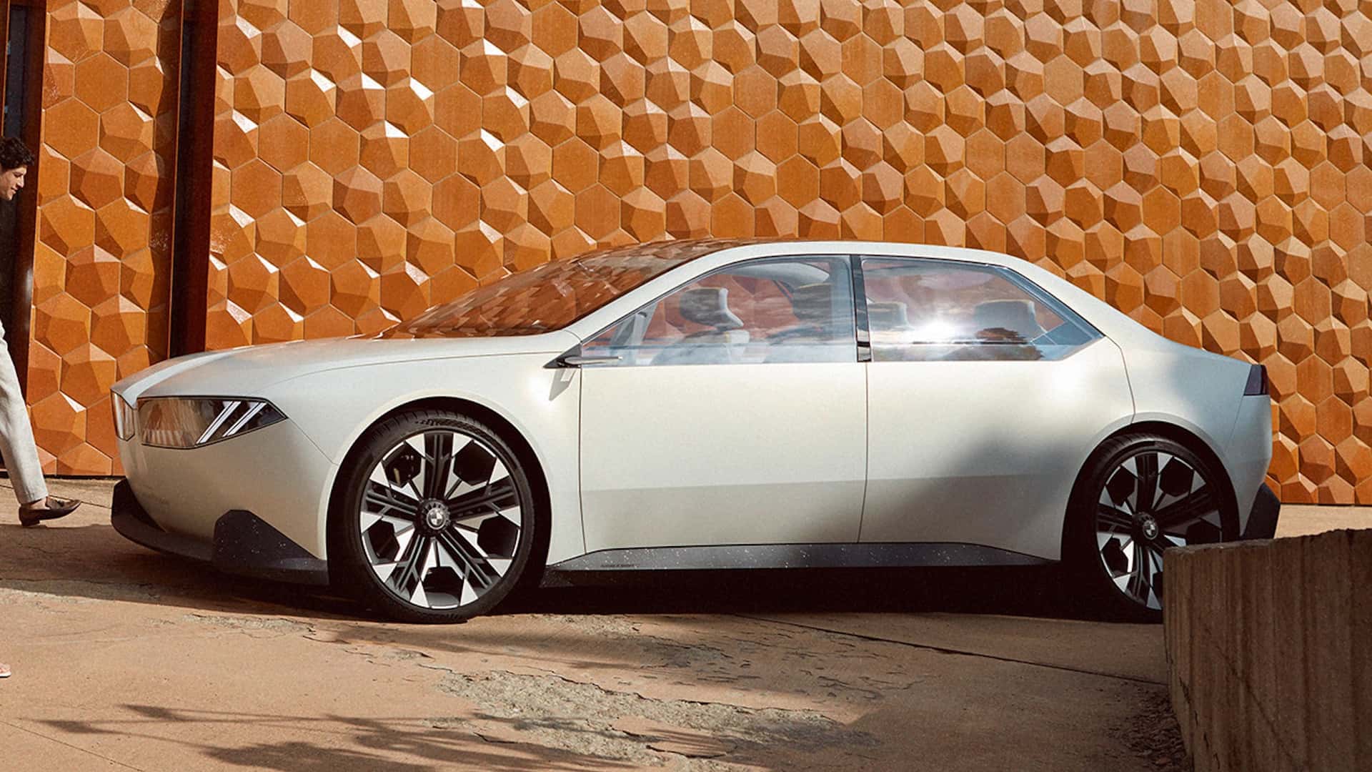 Konvencionalni i električni modeli BMW-a će nuditi isti stil