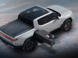 rivian-cover-solceller
