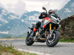 2025-ducati-multistrada-v4-pikes-peak—riding-2