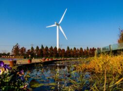 6372271766313124548514937