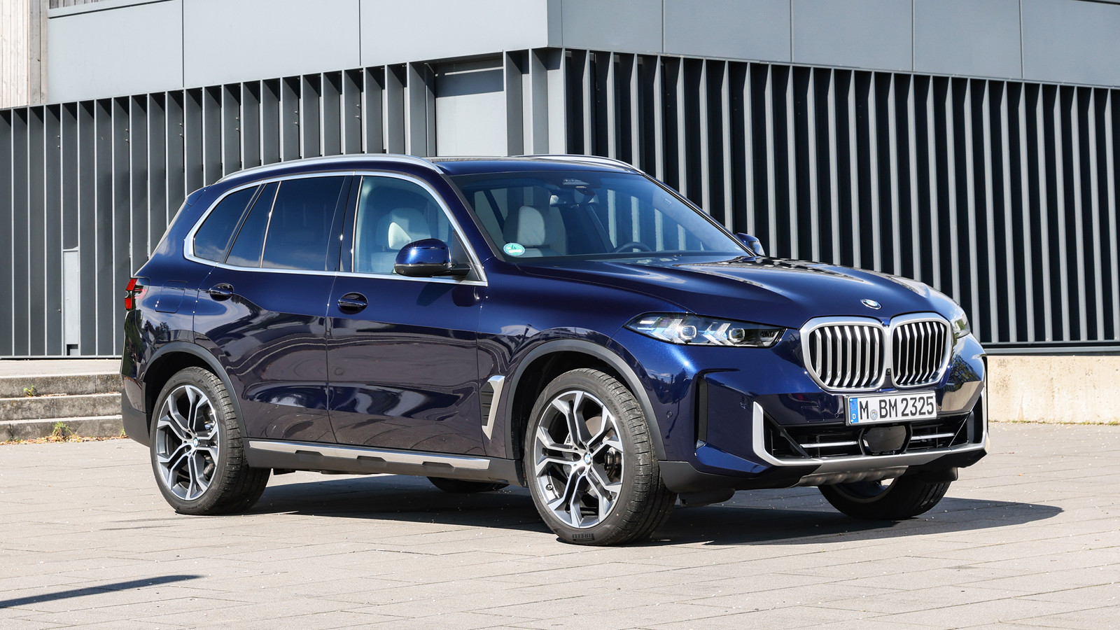 BMW navodno razvija SUV zasnovan na X5 kao konkurenta Mercedesu G Klase