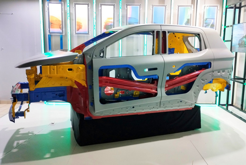 Električni automobil Atom – struktura karoserije i bezbednost