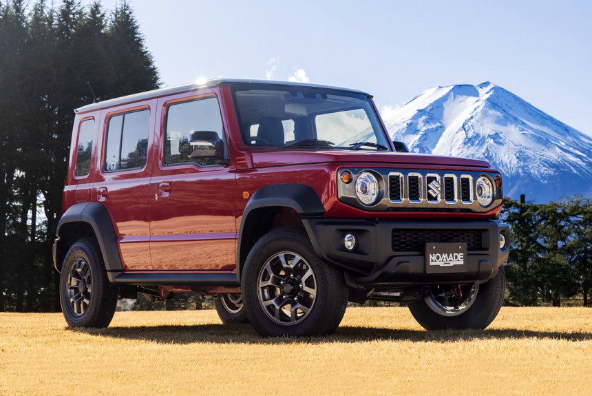 Prikazan Suzuki Jimny s petoro vrata i oznakom Nomade