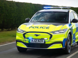 00FordMustangPoliceMachE_66