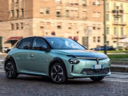 eleganzasustradapartedatorinoiltourdellanuovalanciaypsilon3-6740657a2dba6