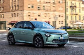 eleganzasustradapartedatorinoiltourdellanuovalanciaypsilon3-6740657a2dba6