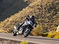 2024-bmw-s-1000-xr—riding-3