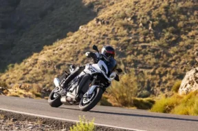 2024-bmw-s-1000-xr—riding-3