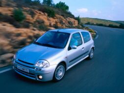renault-clio-Gen2-rs-avg-dynamique-bd_2