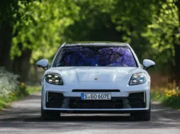 Porsche-Panamera-1